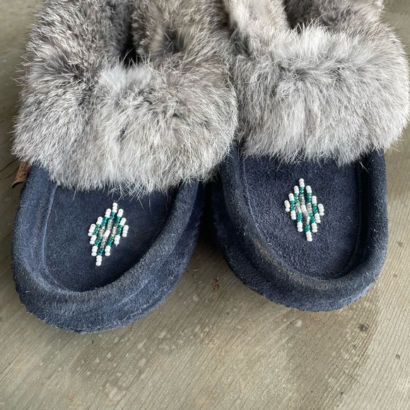 Moccasins with Rabbit Fur - Picture 2 of 5